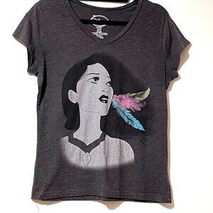 Disney  Pocahontas Gray Size Junior XL Graphic V Neck Tee